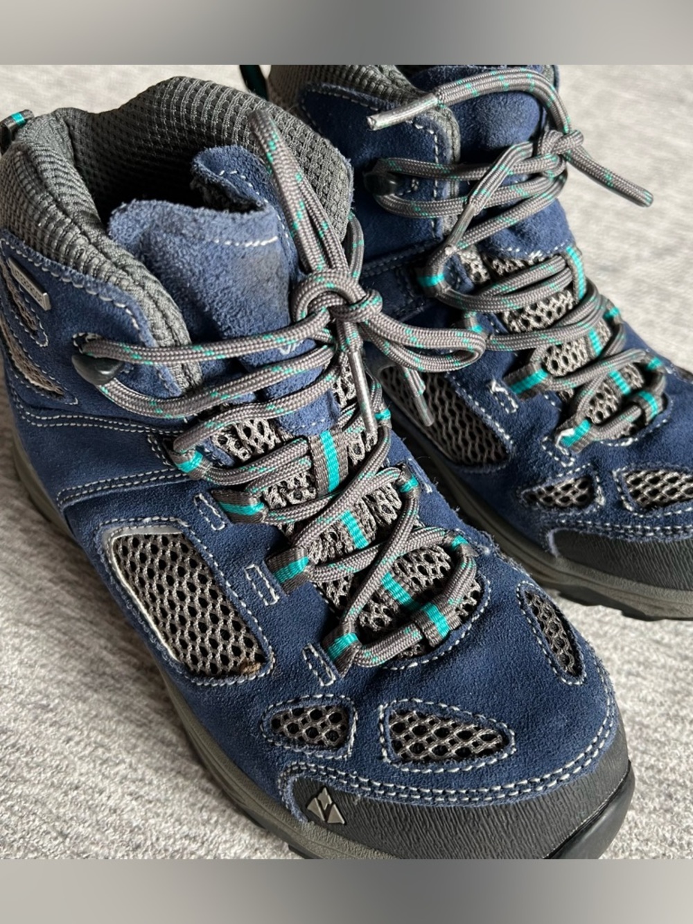 Vasque Kids Waterproof Blue, Gray with Teal accents Hiking Boots Size 4 Youth